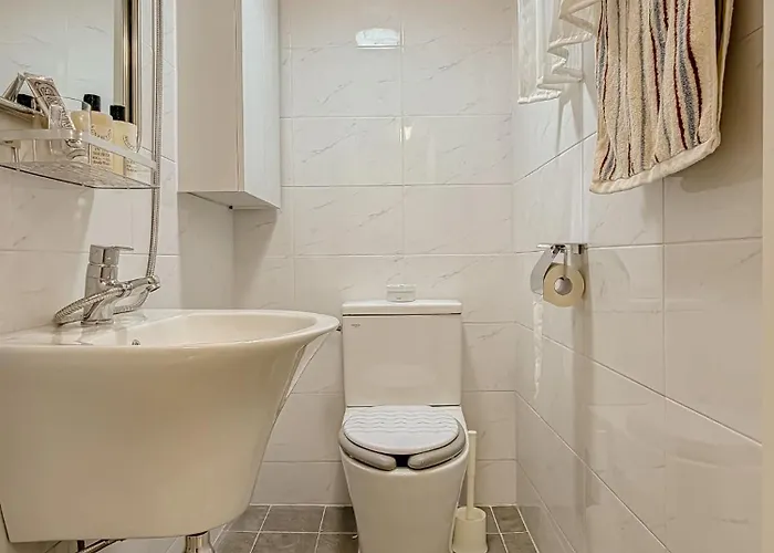 New Urban - 3mins Walk To Hongdae Stn